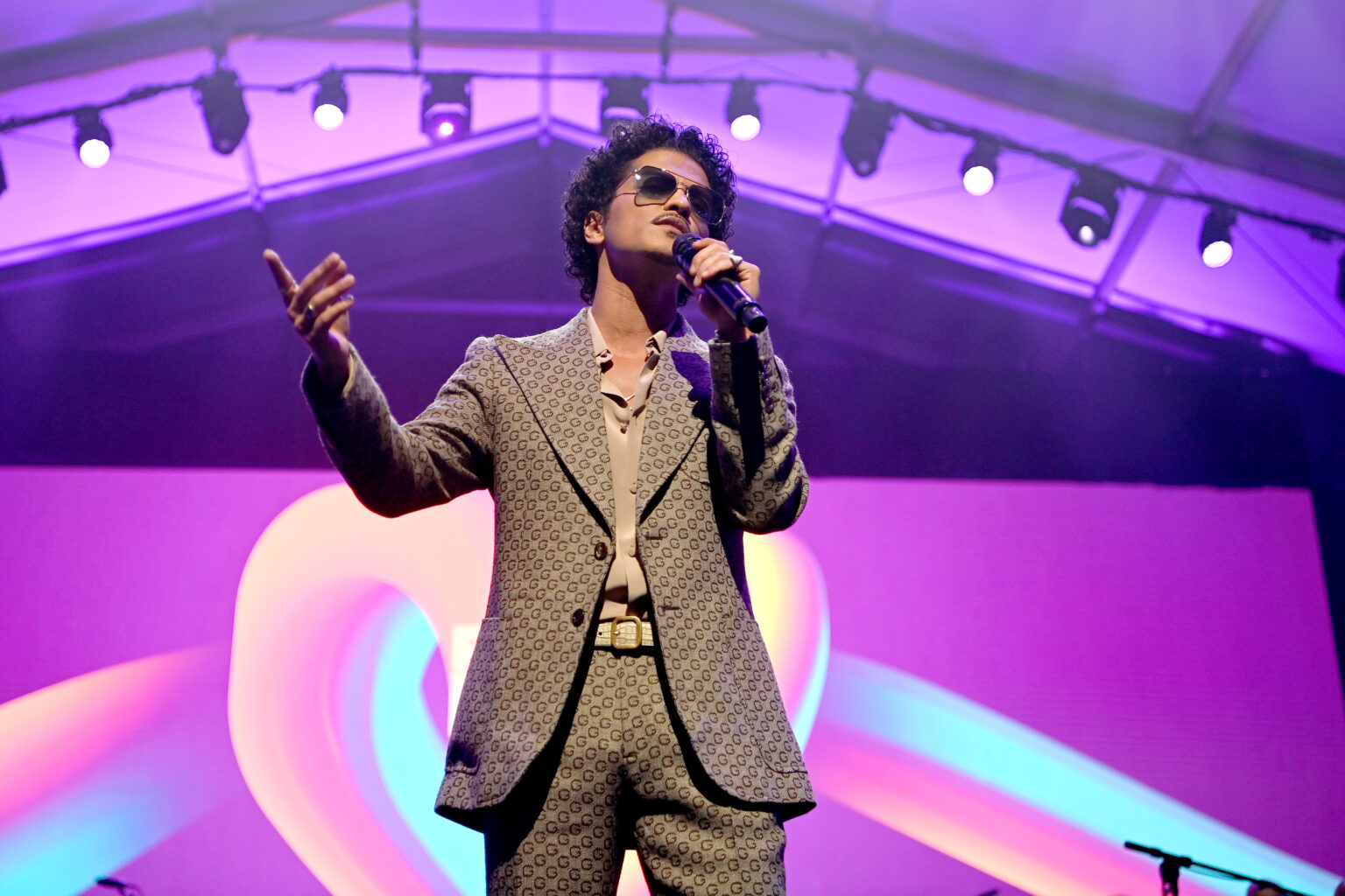 LAS VEGAS, NEVADA - OCTOBER 16: Bruno Mars performs onstage during the 25th annual Keep Memory Alive 'Power of Love Gala' benefit for the Cleveland Clinic Lou Ruvo Center for Brain Health at Resorts World Las Vegas on October 16, 2021 in Las Vegas, Nevada.