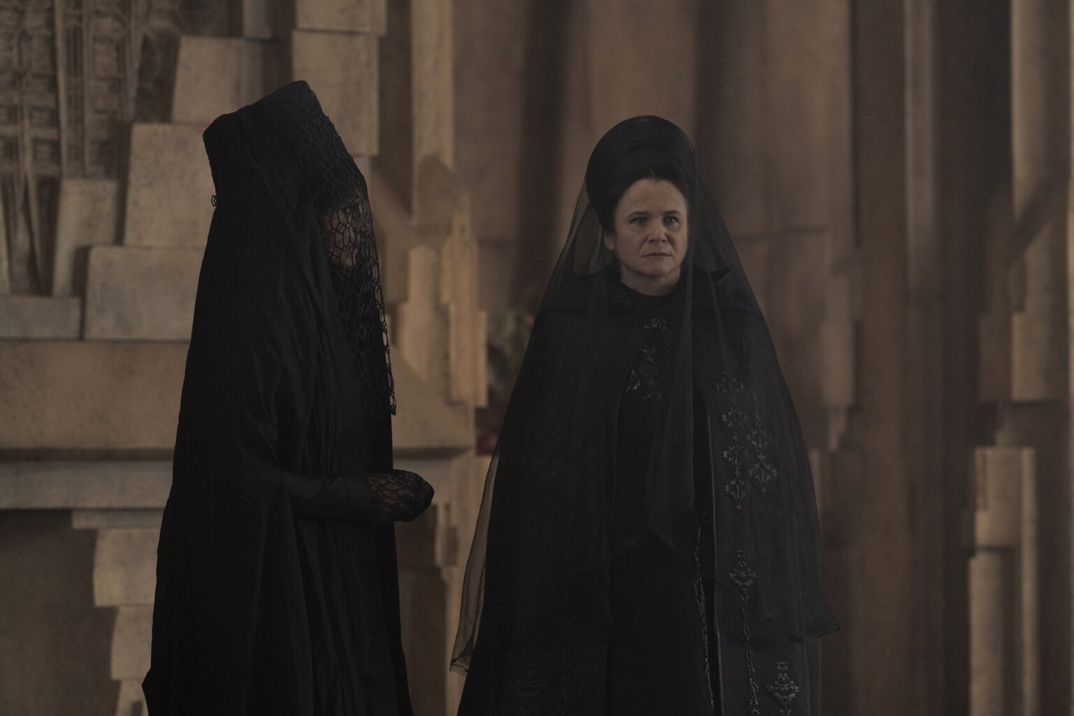 Flora Montgomery, Emily Watson HBO Dune: Prophecy Season 1 - Episode 2